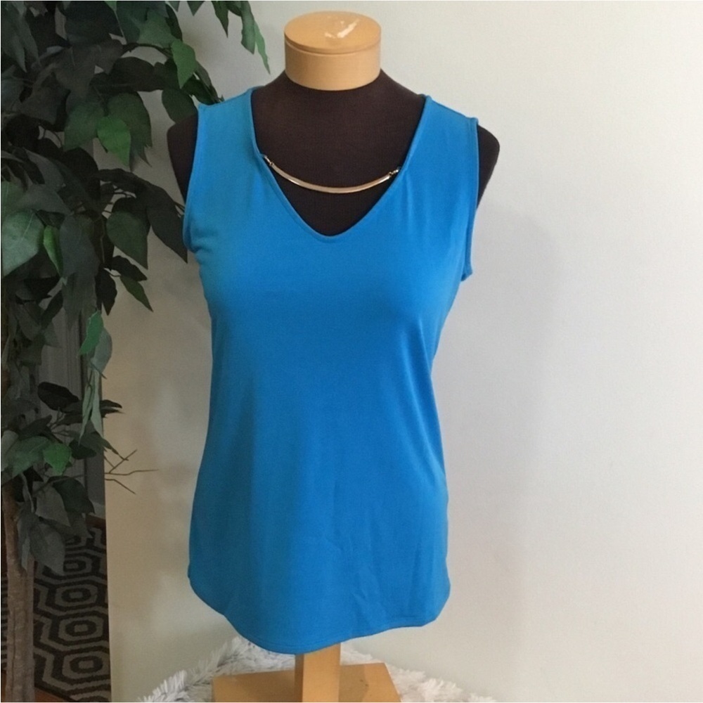 Dana Buchman vneck tank top with removable metal accent Womans size S